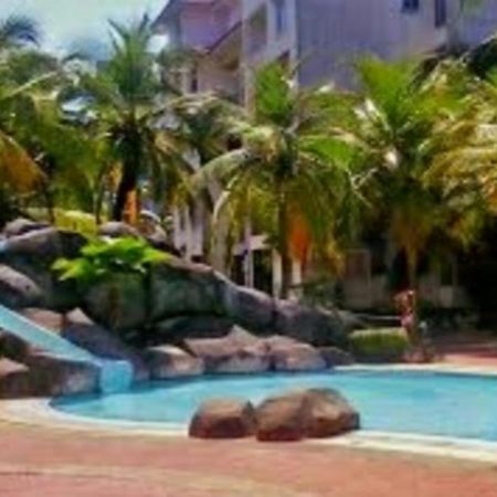 Hagia Medina Muslims Guesthouse Port Dickson Bagian luar foto