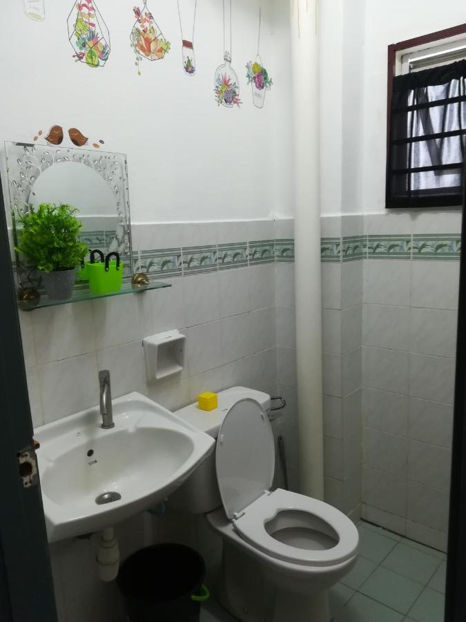 Hagia Medina Muslims Guesthouse Port Dickson Bagian luar foto