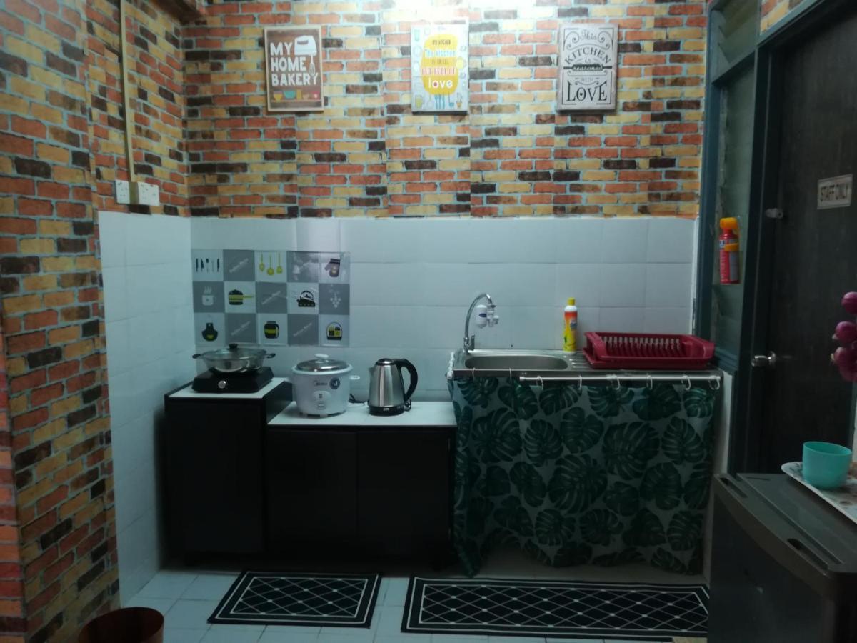 Hagia Medina Muslims Guesthouse Port Dickson Bagian luar foto