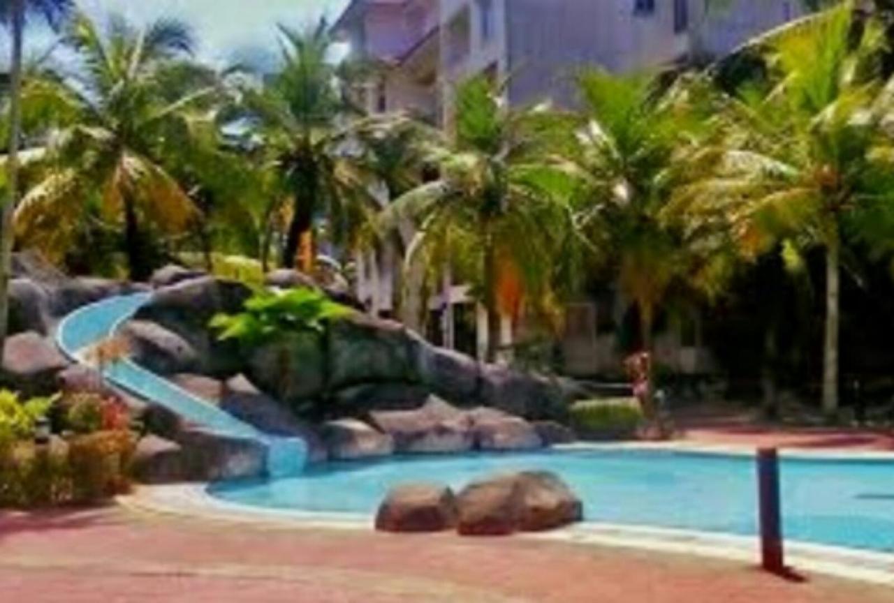 Hagia Medina Muslims Guesthouse Port Dickson Bagian luar foto